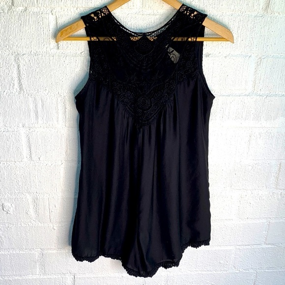 Jen's Pirate Booty by Free People Black Crochet Lace Playsuit Romper/Jumpsuit XS - Picture 2 of 7